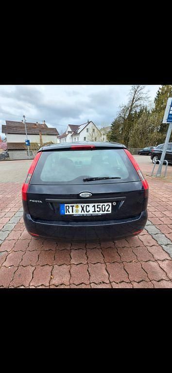 Gebraucht Ford Fiesta 69 PS (50 kW) 2005 Blau Kleinwagen