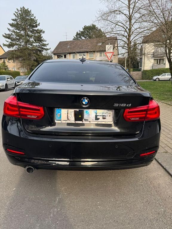 Gebraucht BMW 318 Advantage 150 PS (110 kW) 2017 Schwarz Limousine