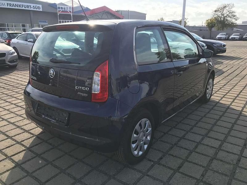 Gebraucht Skoda Citigo Active 60 PS (44 kW) 2015 Nightblau metallic Kleinwagen