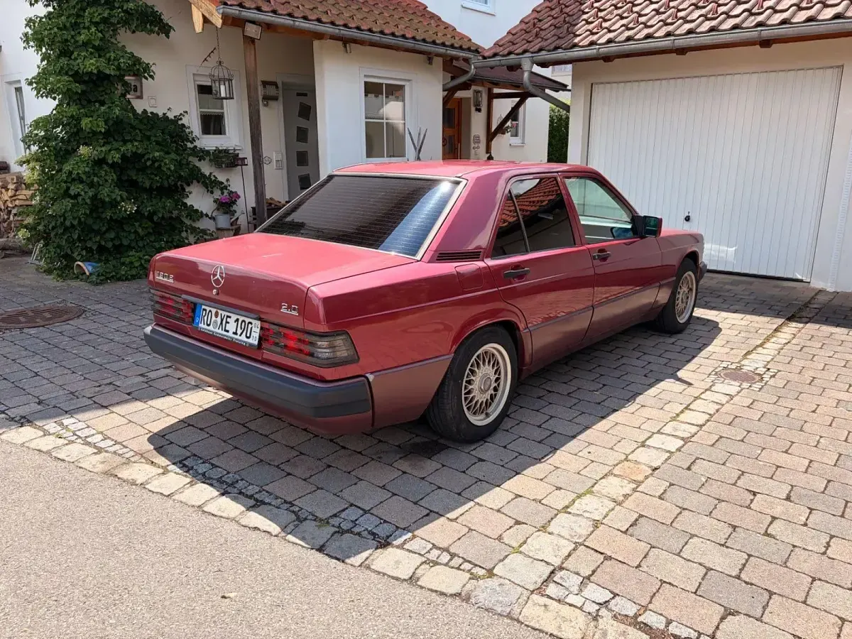 Gebraucht Mercedes 190 122 PS (89 kW) 1992 Rot Limousine