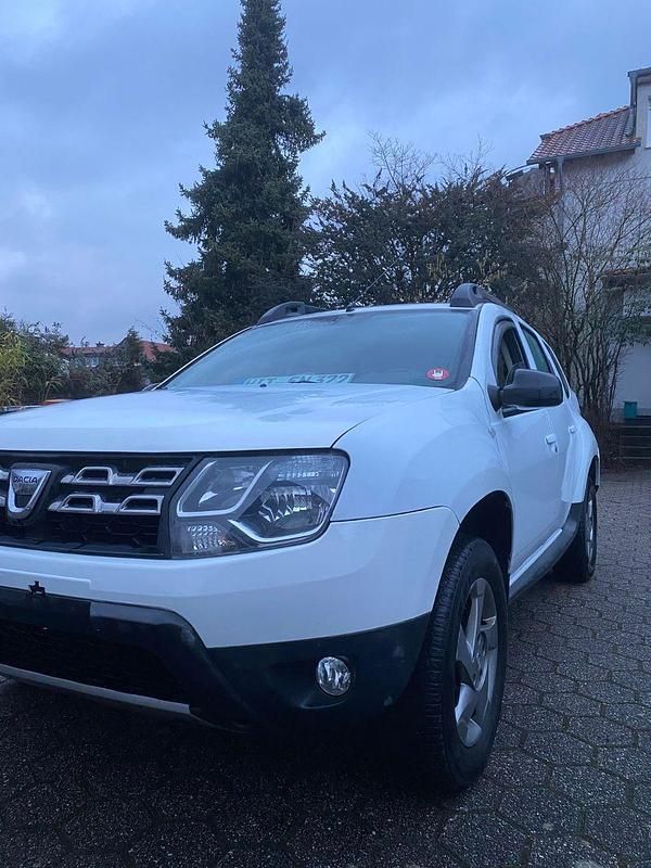 Gebraucht Dacia Duster Celebration 106 PS (77 kW) 2014 Weiß SUV