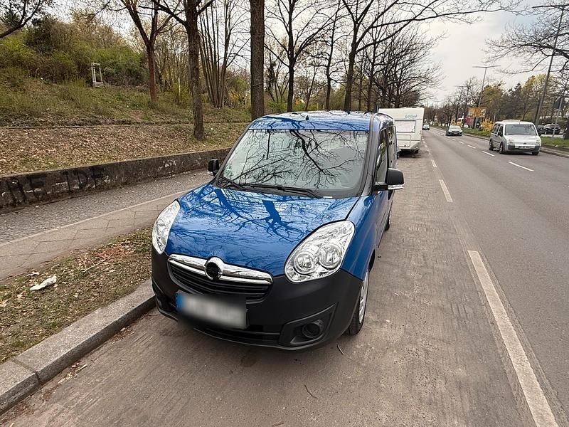 Second-hand Opel Combo 90 CP (66 kW) 2016 Albastru Monovolum