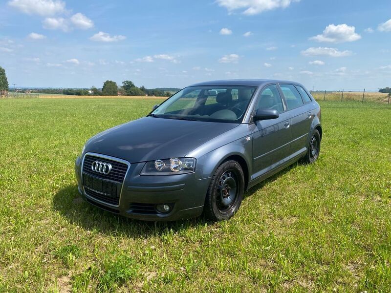 Grau Gebraucht 2006 Audi A3 Sportback Ambition Kleinwagen | 4.399 € (Teuer) - Bild 1/4