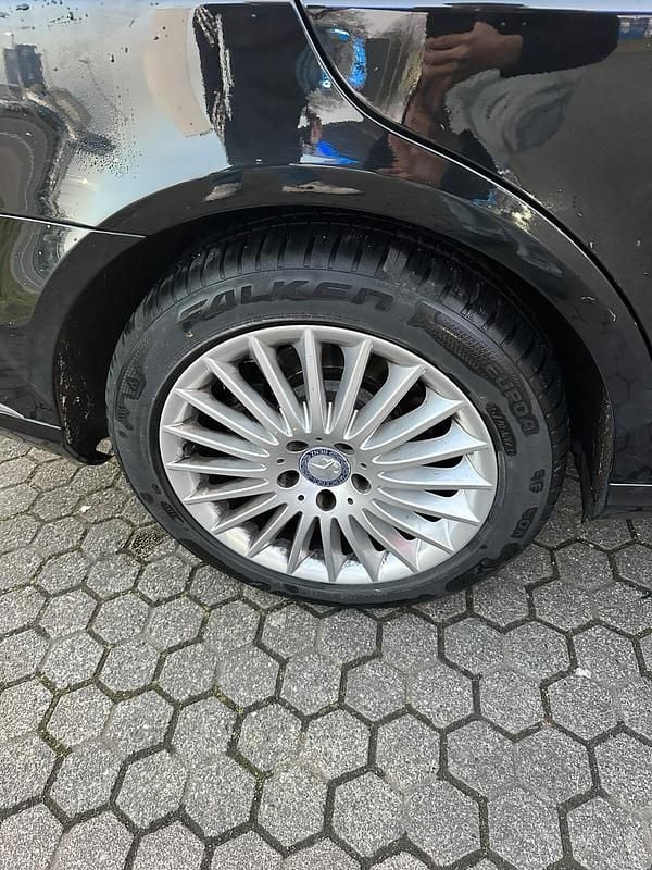 Gebraucht Mercedes E220 170 PS (125 kW) 2014 Schwarz Limousine