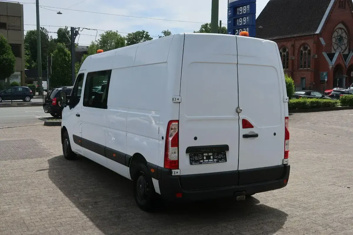 Gebraucht Renault Master 150 PS (110 kW) 2020 Weiß Van / Kleinbus