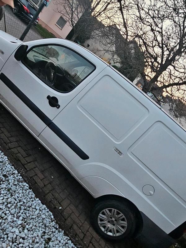 Gebraucht Fiat Doblò 90 PS (66 kW) 2008 Weiß Van / Kleinbus