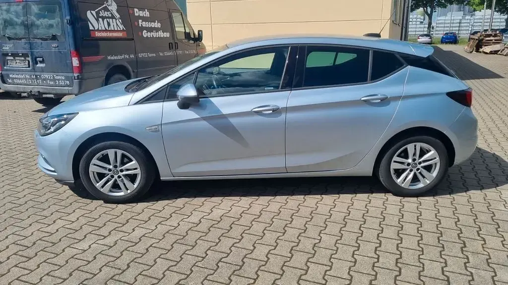 Używany Opel Astra Active 105 KM (77 kW) 2016 Szary Sedan/Limuzyna