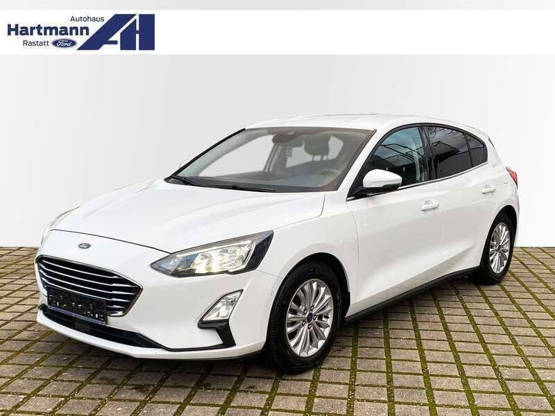 Frostweiß Gebraucht 2020 Ford Focus Titanium Kleinwagen | 17.990 € (Fairer Preis) - Bild 1/4