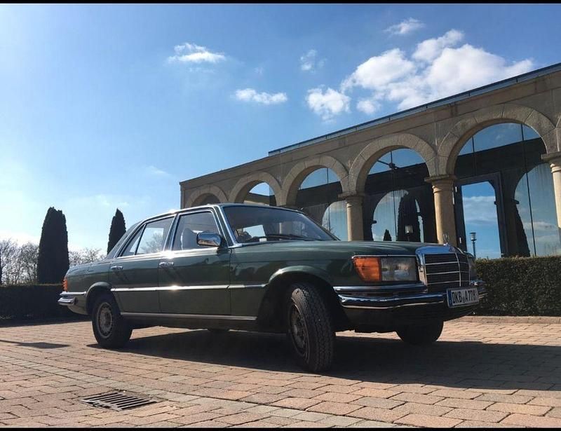 Gebraucht Mercedes E280 177 PS (130 kW) 1977 Grün Limousine