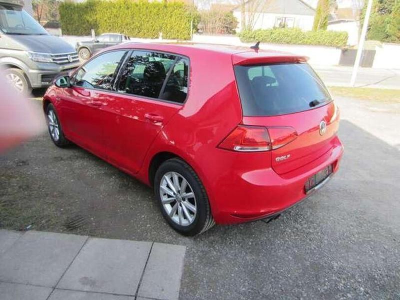 Gebraucht VW Golf VII LOUNGE 150 PS (110 kW) 2015 Tornadorot Kleinwagen