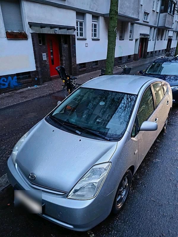 Gebraucht Toyota Prius 111 PS (81 kW) 2005 Silber Kleinwagen