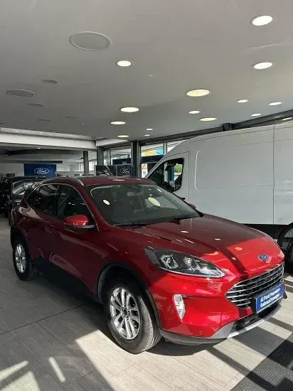 Gebraucht Ford Kuga Titanium 224 PS (164 kW) 2023 Lucidrot metallic (metallic) SUV