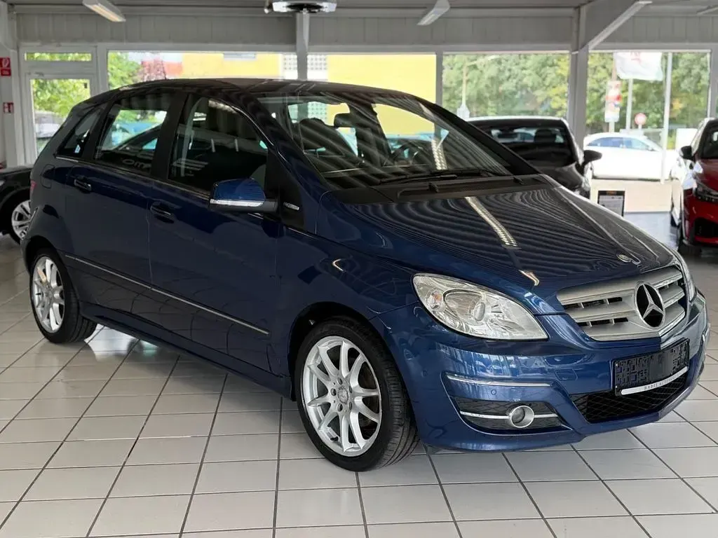 Gebraucht Mercedes B160 95 PS (69 kW) 2011 Blau Kleinwagen