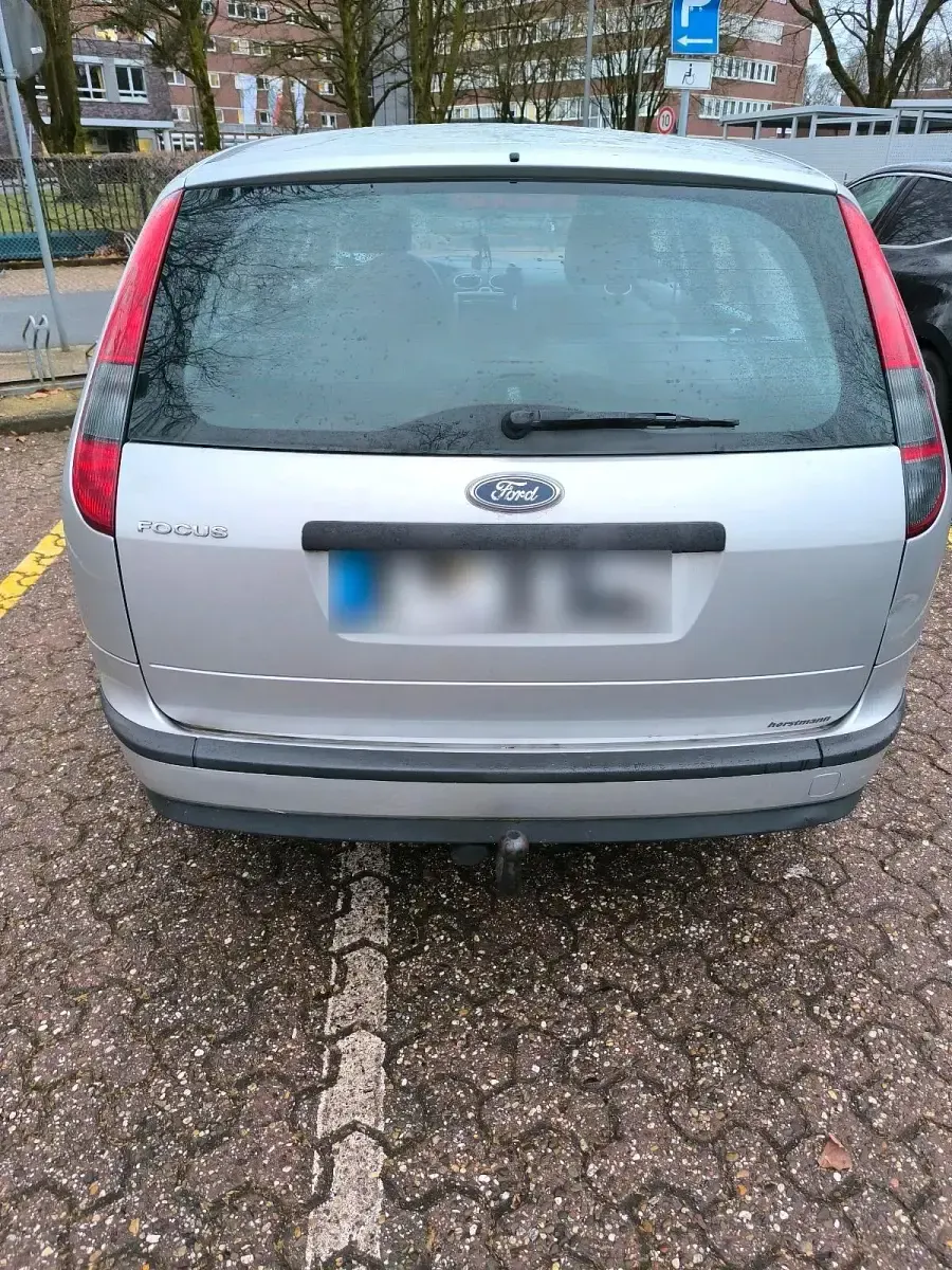 Gebraucht Ford Focus 100 PS (73 kW) 2005 Silber Kombi