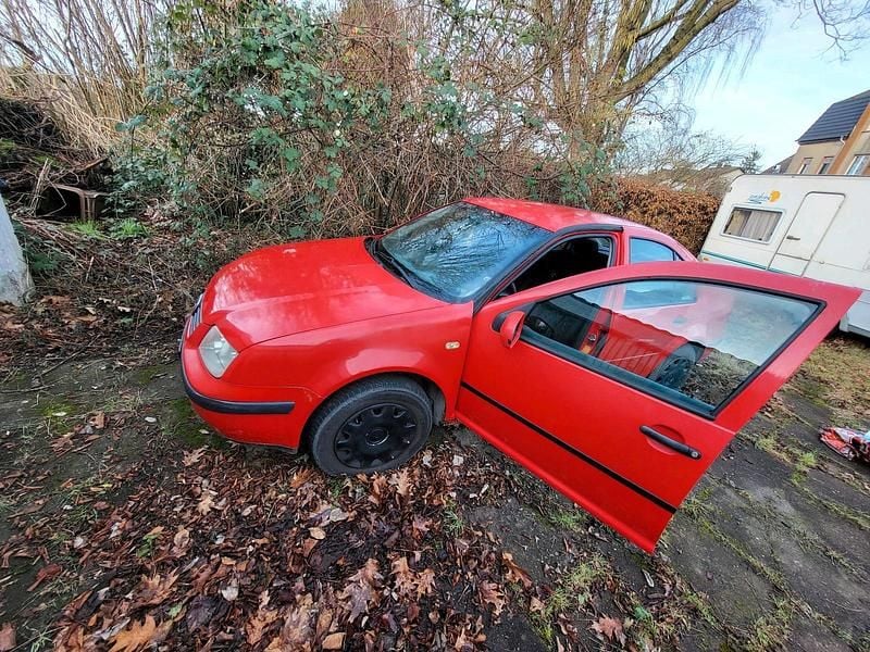 Rot Gebraucht 1999 VW Bora Limousine | 450 € (Superpreis) - Bild 1/4