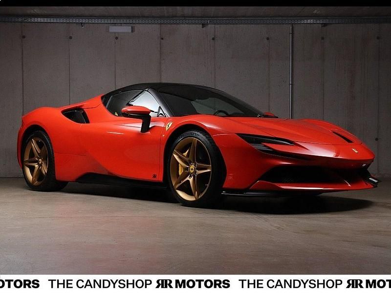 Gebraucht Ferrari SF90 999 PS (734 kW) 2024 Rot Cabrio