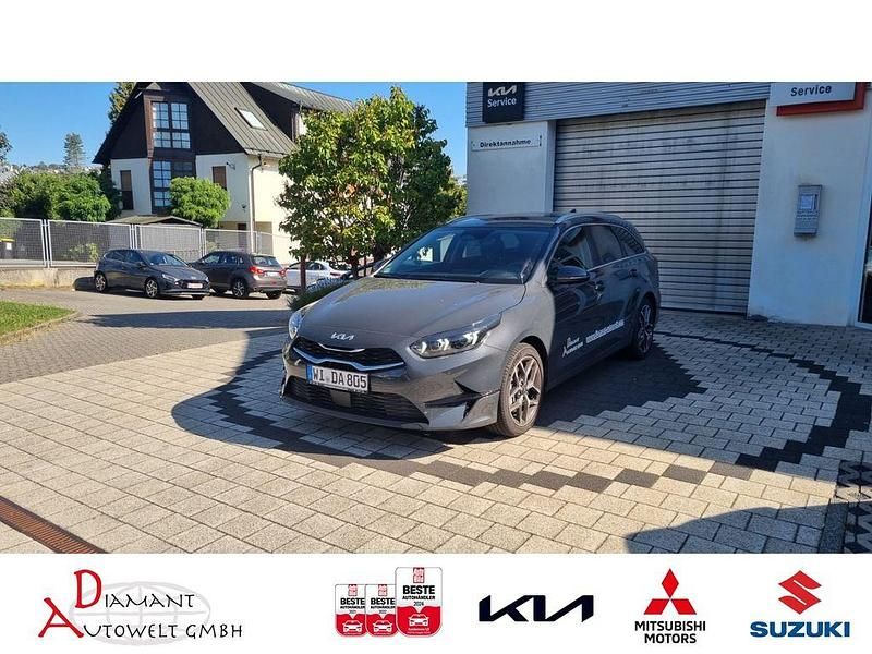 Grau Gebraucht 2025 Kia Ceed Sportswagon Platinum Edition Kombi | 31.490 € (Etwas zu teuer) - Bild 1/4