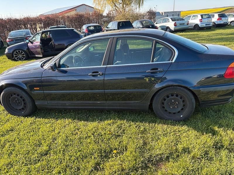 Gebraucht BMW 323 170 PS (125 kW) 1999 Blau Limousine