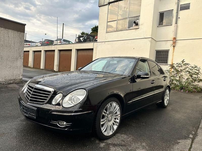 Schwarz Gebraucht 2008 Mercedes E230 Avantgarde Limousine | 7.100 € (Guter Preis) - Bild 1/4