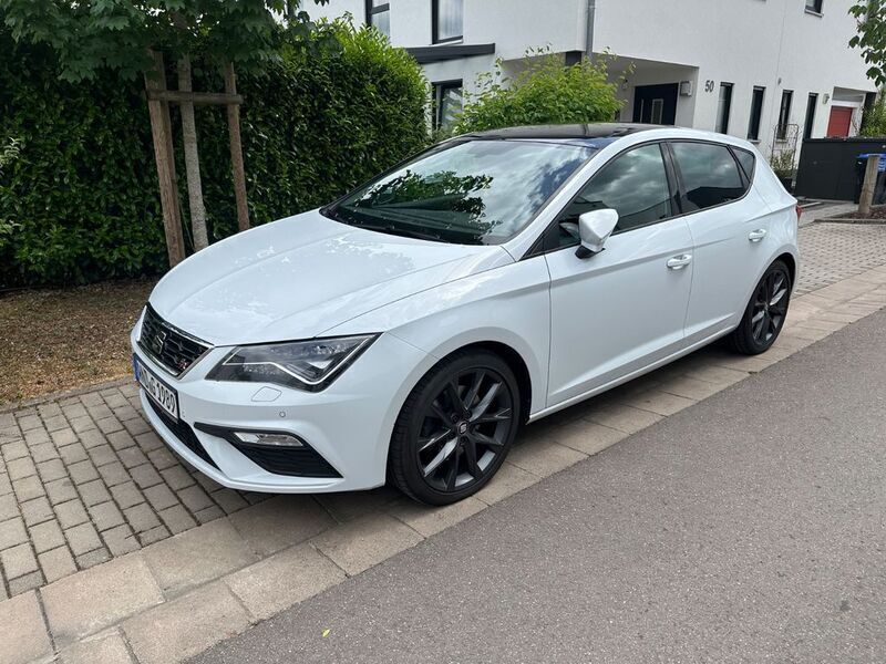 Weiß Gebraucht 2019 Seat Leon FR Limousine | 17.000 € (Fairer Preis) - Bild 1/4