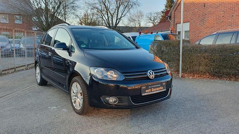Second-hand VW Golf VII Life 105 CP (77 kW) 2014 Negru Berlinǎ
