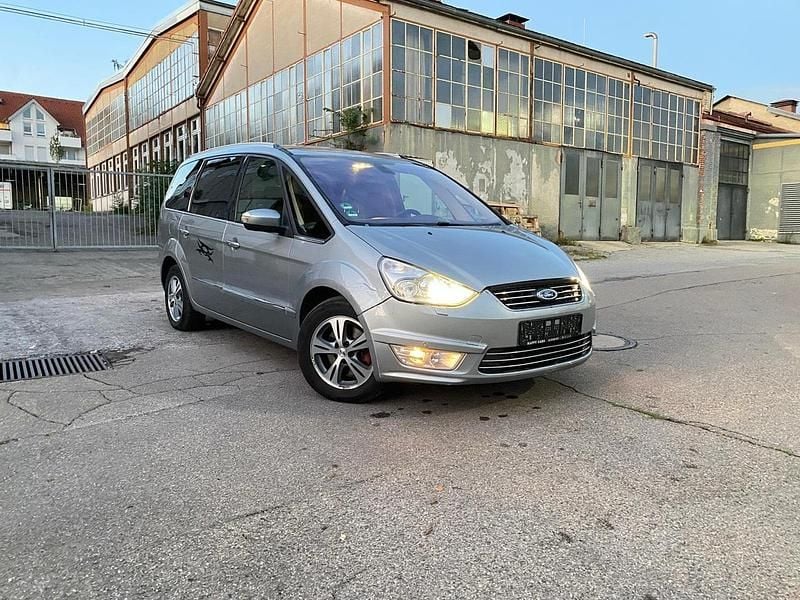Silber Gebraucht 2014 Ford Galaxy Titanium Van / Kleinbus | 5.900 € (Guter Preis) - Bild 1/4