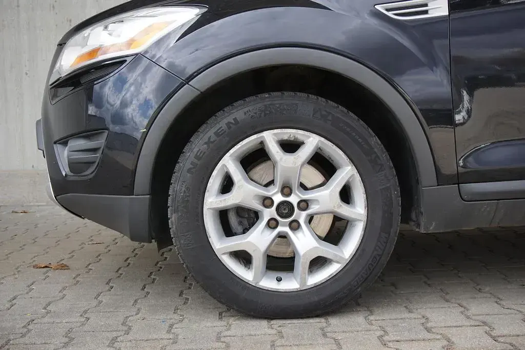 Gebraucht Ford Kuga 136 PS (100 kW) 2008 Pantherschwarz metallic SUV