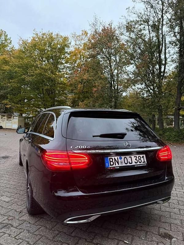 Gebraucht Mercedes C200 160 PS (117 kW) 2019 Schwarz Kombi