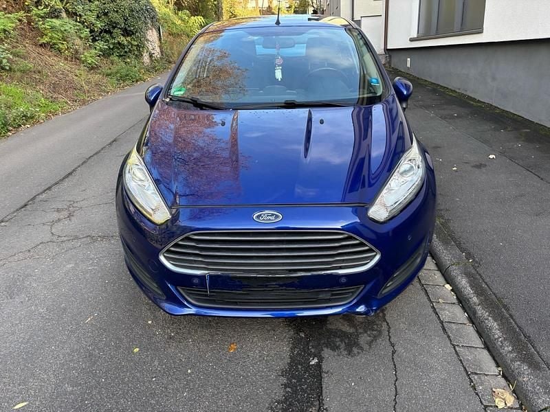 Gebraucht Ford Fiesta 80 PS (58 kW) 2016 Blau Kleinwagen