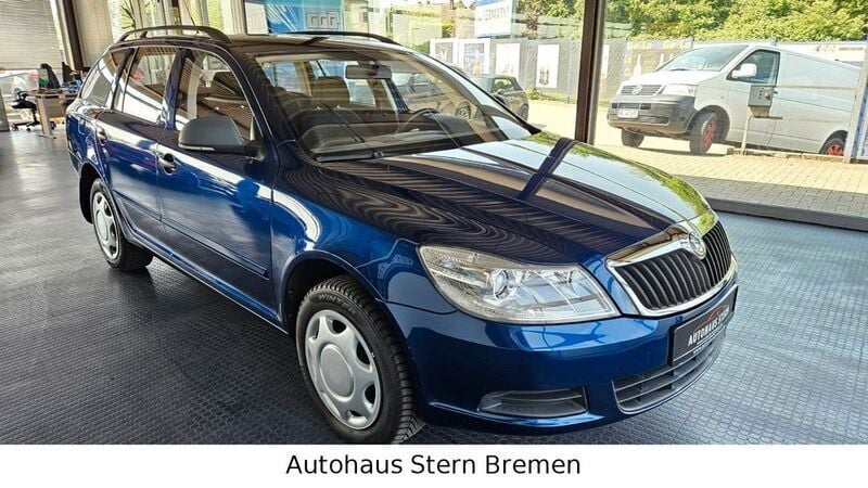 Gebraucht Skoda Octavia Classic 102 PS (75 kW) 2009 Blau Kombi