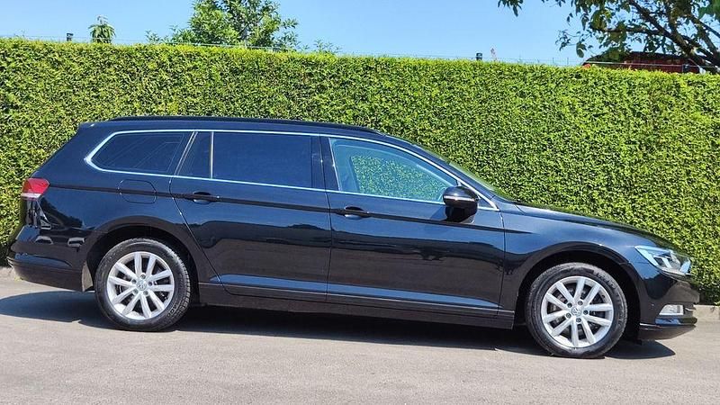 Gebraucht VW Passat Highline 150 PS (110 kW) 2018 Schwarz Kombi