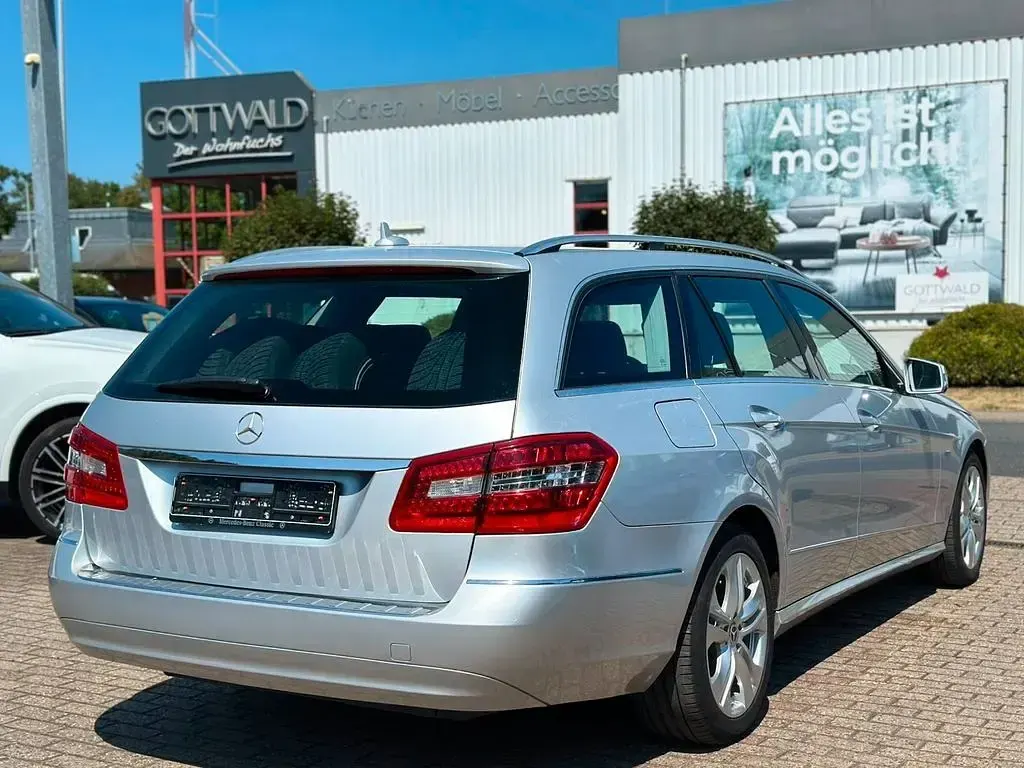 Gebraucht Mercedes E200 136 PS (100 kW) 2011 Silber Kombi