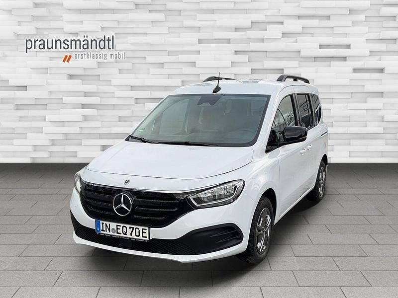 Weiß Gebraucht 2024 Mercedes EQT200 Style Van / Kleinbus | 29.900 € (Fairer Preis) - Bild 1/4