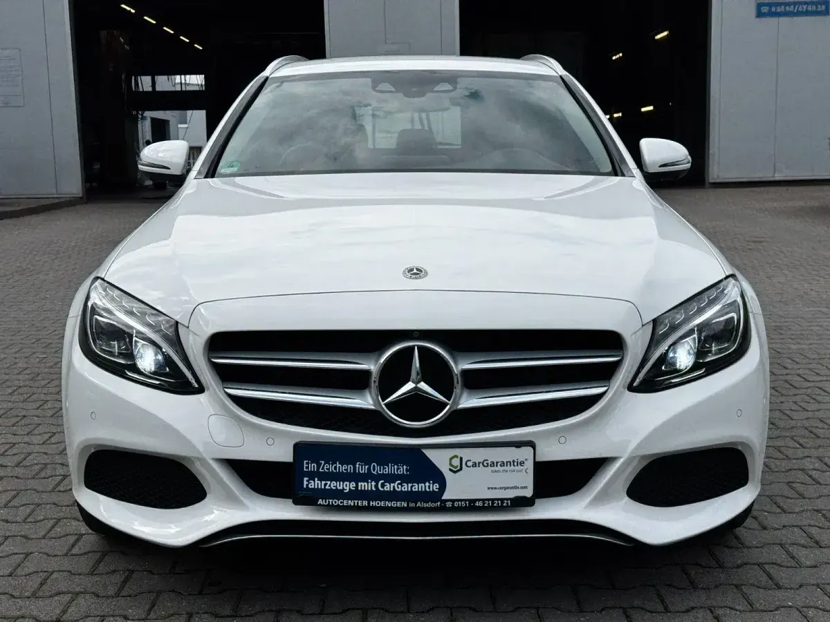 Gebraucht Mercedes C180 156 PS (114 kW) 2018 Weiß Kombi