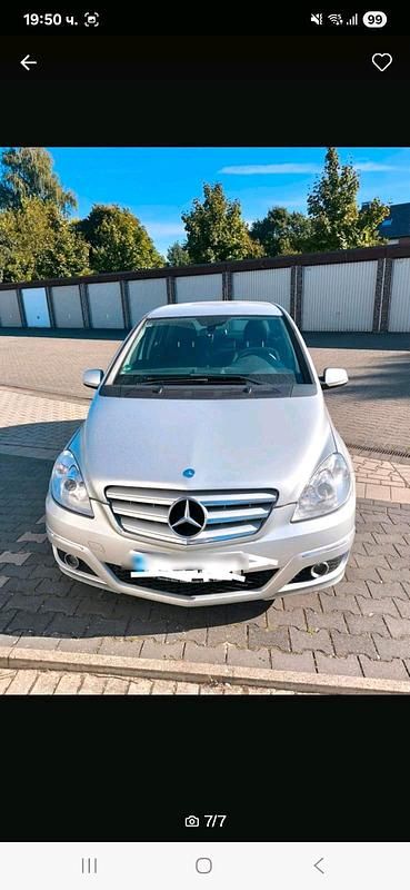 Silber Gebraucht 2010 Mercedes 190 Limousine | 1.199 € - Bild 1/4