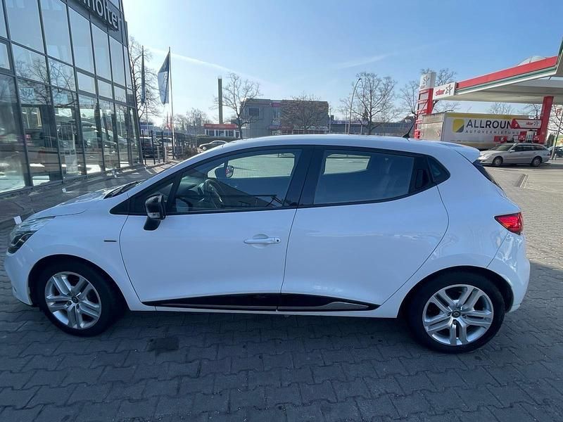 Gebraucht Renault Clio IV Life 76 PS (55 kW) 2018 Weiß Kleinwagen