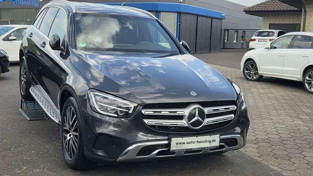 Gebraucht Mercedes GLC220 194 PS (142 kW) 2019 Grafitgrau  metalliclack SUV