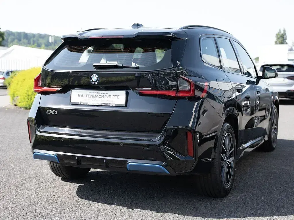 Gebraucht BMW iX1 M Sport 230 kW (313 PS) 2023 Schwarz SUV
