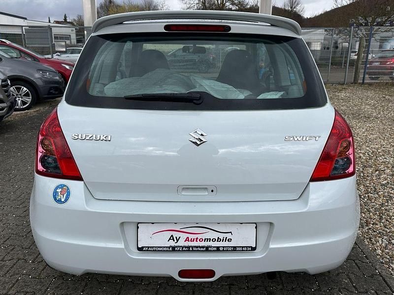 Gebraucht Suzuki Swift Comfort 92 PS (67 kW) 2009 Weiß Kleinwagen