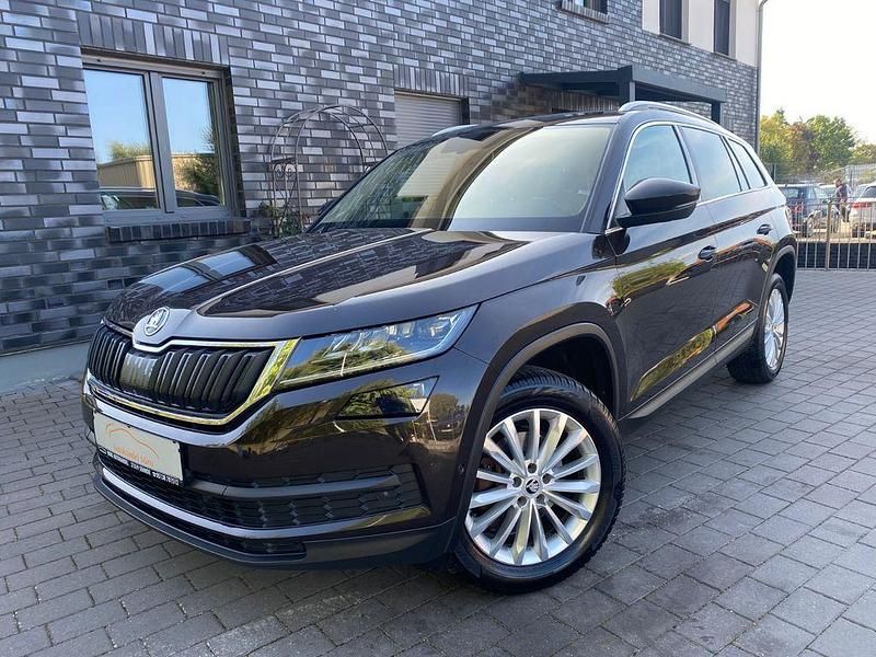 Braun Gebraucht 2017 Skoda Kodiaq Style SUV | 17.999 € - Bild 1/4