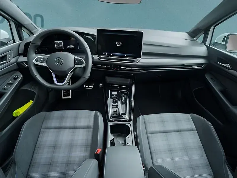 Gebraucht VW Golf VIII GTE 272 PS (200 kW) 2024 Weiß Kleinwagen
