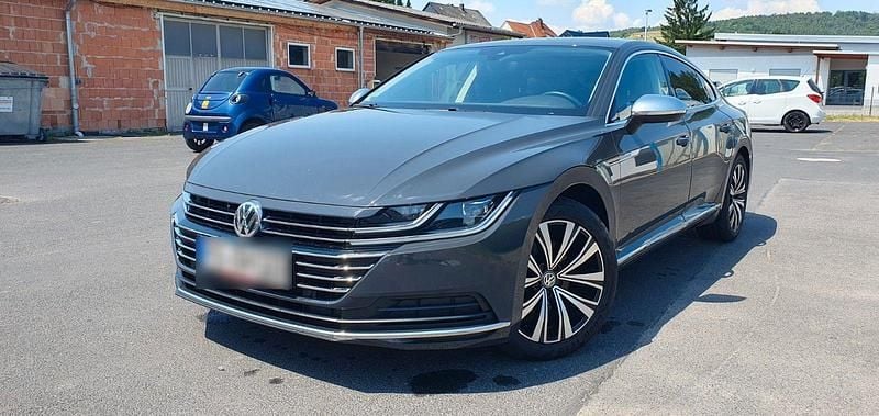 Gebraucht VW Arteon Elegance 150 PS (110 kW) 2019 Grau Kleinwagen