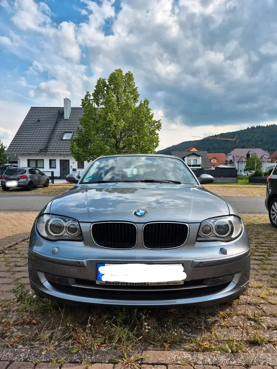 Gebraucht BMW 118 143 PS (105 kW) 2009 Silber Kleinwagen