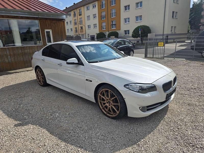 Gebraucht BMW 530 258 PS (189 kW) 2014 Mineralweiss metallic Limousine