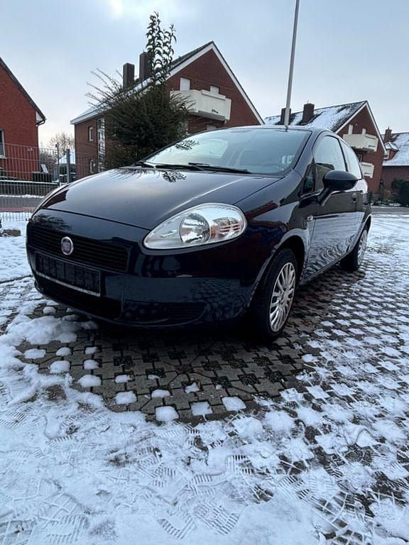 Blau Gebraucht 2011 Fiat Punto Pop Kleinwagen | 1.500 € (Fairer Preis) - Bild 1/4