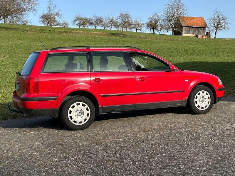 Gebraucht VW Passat Comfortline 150 PS (110 kW) 2000 Rot Kombi