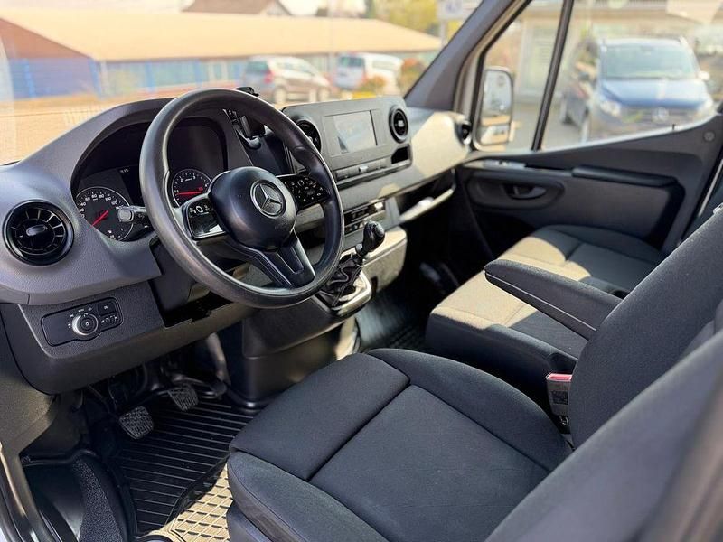 Second-hand Mercedes Sprinter 143 CP (105 kW) 2019 Argintiu Van