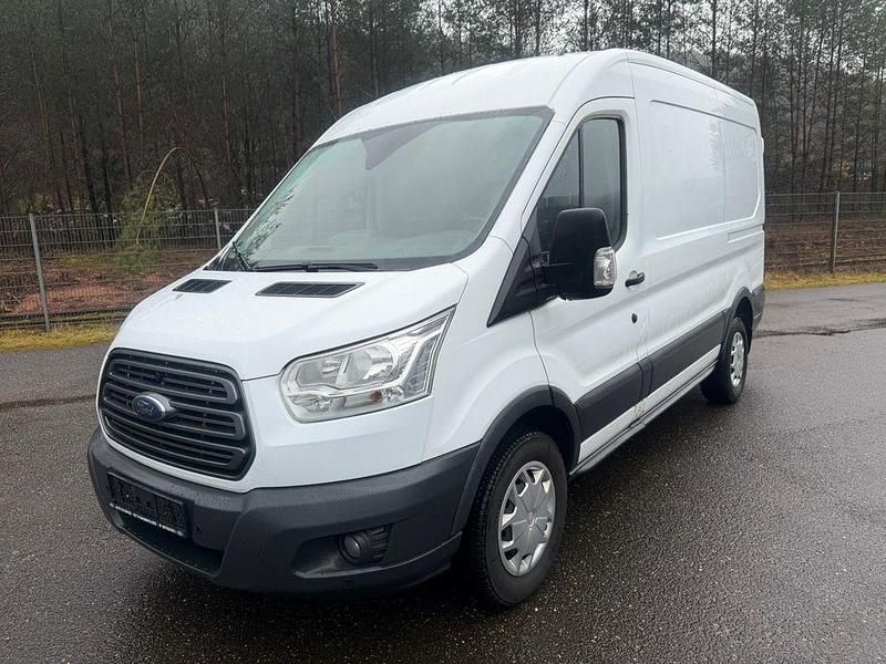 Gebraucht Ford Transit Trend 131 PS (96 kW) 2020 Weiß Van / Kleinbus