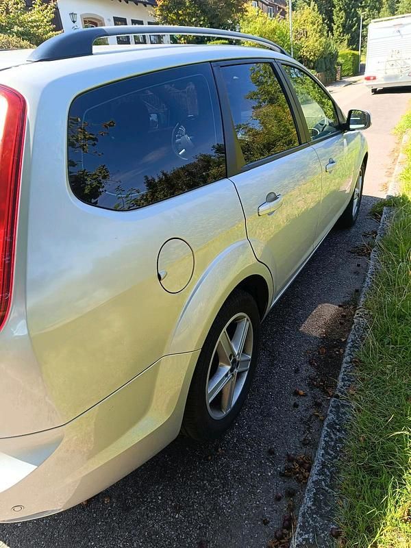 Usata Ford Focus 101 CV (74 kW) 2008 Argento Berlina