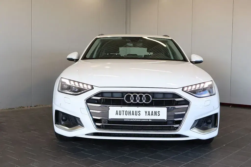 Gebraucht Audi A4 Advanced 204 PS (150 kW) 2023 Grau Limousine